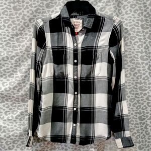 SO 'Perfect' Shirt Long Sleeve Button Down Shirt